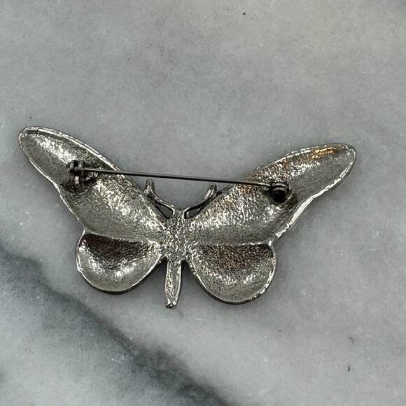 Butterfly silver pIn - Picture 5 of 5